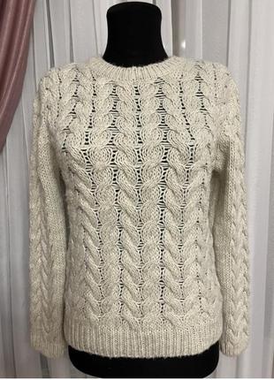 Свитер