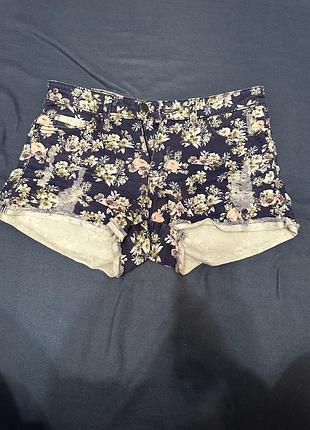 Шорты s