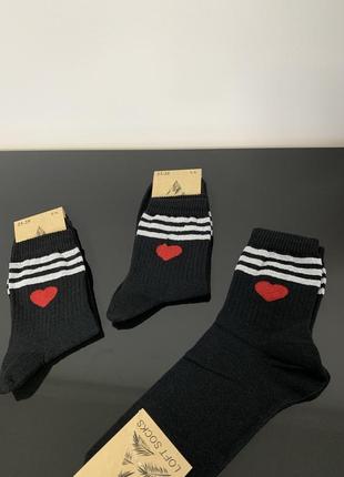 Жіночі шкарпетки із сердечком ❤️1 фото