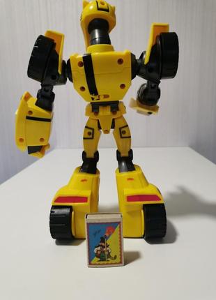 Фігурка hasbro bumblebee transformers на батарейках4 фото