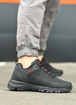 Чоловічі зимові кросівки на хутрі на шнурівці чорні з червоним термо