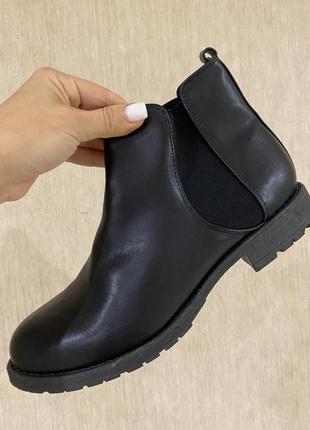 Женские сапоги