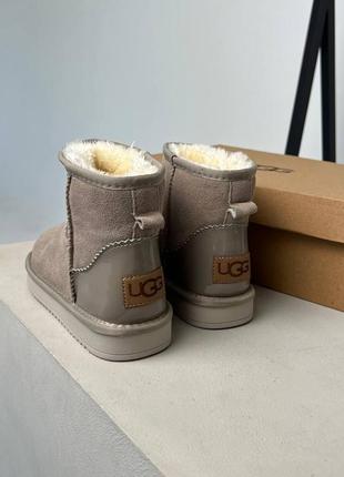 Женские теплые зимние замшевые сапоги ugg mini, женские зимние сапожки, ботинки бежевые угги. женская обувь7 фото