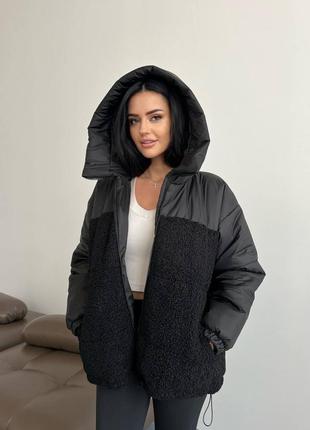 Женская стильная черная куртка с барашком зимняя оверсайз тепла7 фото