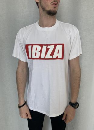 Стильная белая футболка ibiza