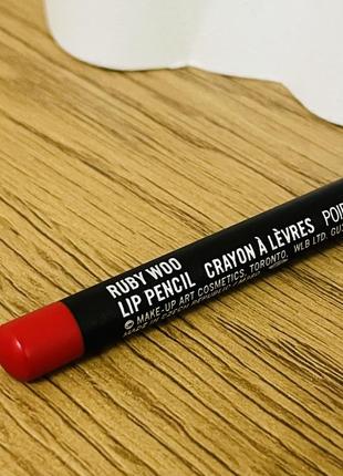 Оригинальный карандаш для губ mac lip liner ruby woo оригинал карандаш для губ5 фото