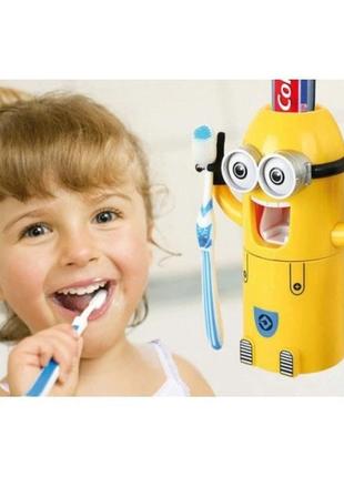 Дозатор зубної пасти міньйон з тримачем для щіток6 фото