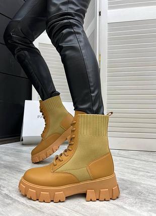 Ботинки жіночі