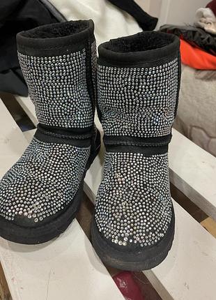 Ugg сапожки в стразах на натуральной овчине
