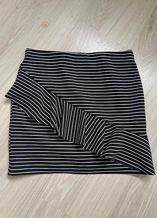 Спідниця чорна в смужку zara