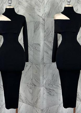 Элегантное платье оригинального кроя - изящно подчеркнет финиру.