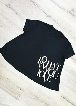 Футболка чорна з написом