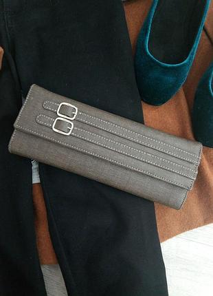 Коричневый кошелек