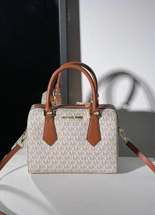 Сумка michael kors small hayes duffle crossbody bag vanilla/luggage2 фото