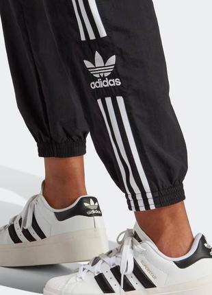 Adidas originals adicolor classics lock-up брюки черные женские