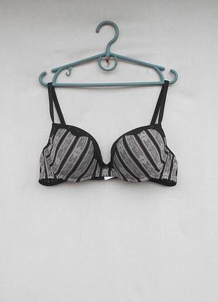 Бюстгальтер с кружевом  уплотненная чашка 80b