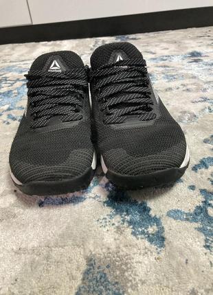 Кроссовки фирменные reebok.