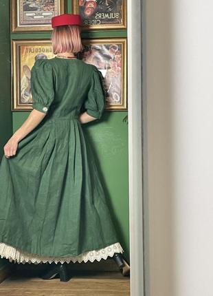 Чарівна зелена довга австрійська вінтажна сукня з вишивкою та пишними рукавами9 фото