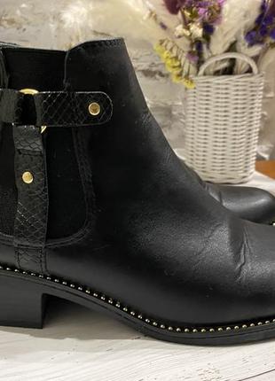 Черевики next