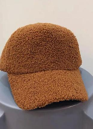 Зимняя женская кепка