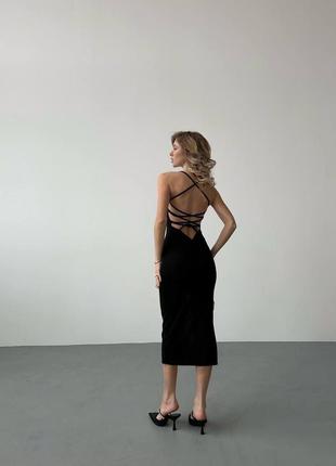 Силуэтное черное платье миди с разрезом на ножке и шнуровкой на спине xs s m l ⚜️ платье миди на бретелях5 фото