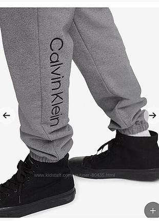 Брюки джоггеры calvin klein standard logo joggers. оригинал