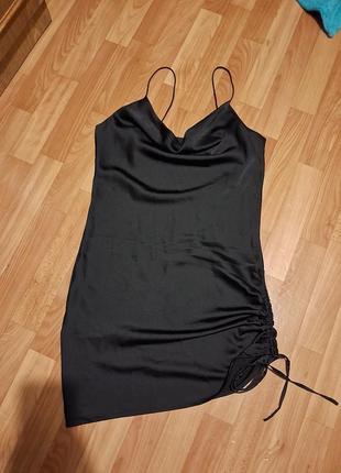 Атласное платье