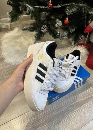 Оригінальні кросівки adidas forum2 фото