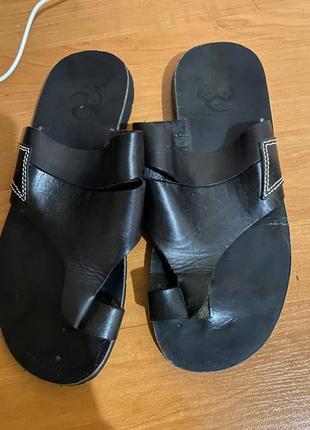 Кожаные шлепанцы