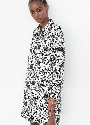 Платье рубашка бело черная zara