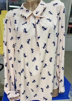 Стильна жіноча пудрова блуза з бантиками розмір l-46
