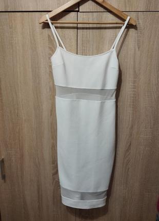 Сукня футляр