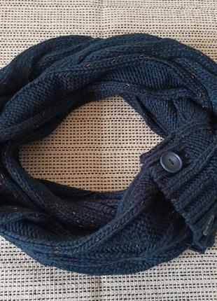 Новый, теплый вязаный, широкий шарф, хомут на пуговицах2 фото