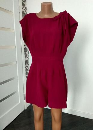 Малиновий комбінезон