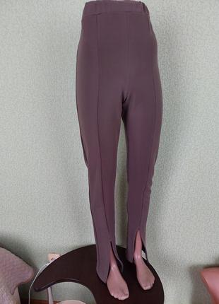 Трикотажные брюки с разрезами брюки в рубчик цвета мокко2 фото