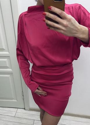 Роскошное вечернее нарядное платье цвета фуксия с драпировкой1 фото