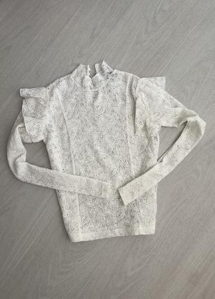Кружевна блуза