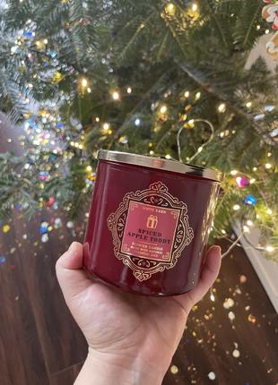 Свеча bath& body works новогодняя
