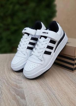 Женские кроссовки adidas forum low white black форум белого с черными цветами