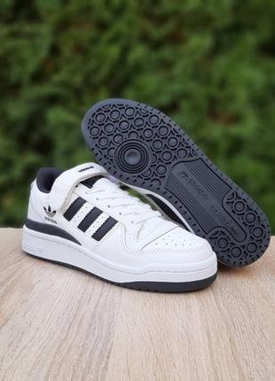 Женские кроссовки adidas forum low white black форум белого с черными цветами5 фото