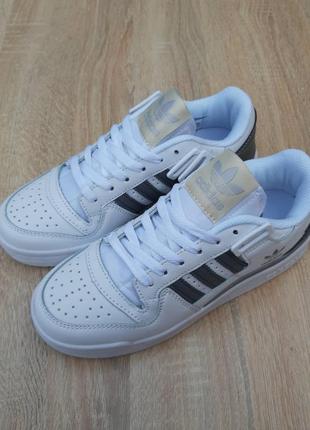 Женские кроссовки adidas forum low white grey форум белого с серым цветами3 фото