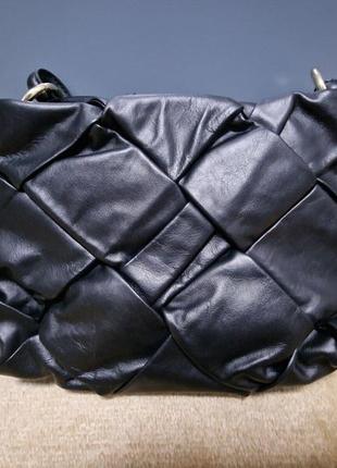 Черная женская кожаная сумка из италии