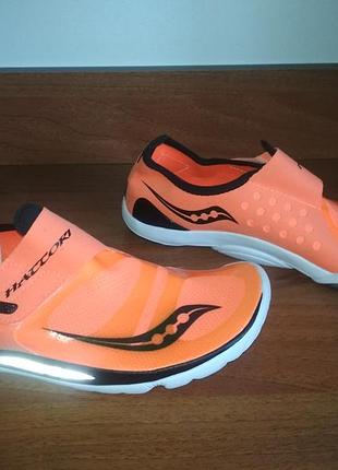 Бігові мінімалістичні кросівки saucony hattori 20126-6 оригінал