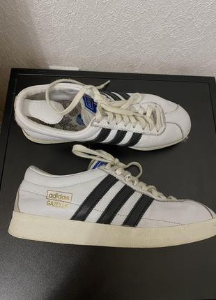 Кросівки adidas gazelle vintage white1 фото