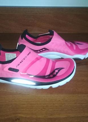 Беговые кроссовки в стиле "минимализм" Men saucony hattori