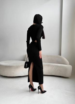 Стильное силуэтное платье черная длинная с вырезами по бокам и сзади7 фото