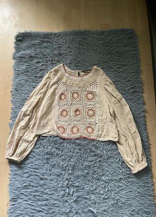 Zara стильная блузка в прошву из свежих коллекций