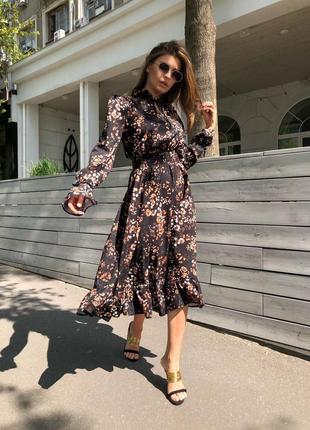 Шикарное платье в красивейшей расцветке