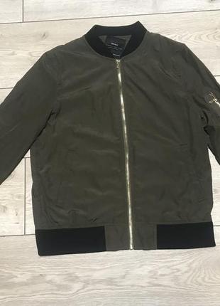 Продам бомбер zara basic