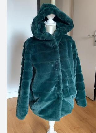 Зеленая шуба, шубка бутилочного цвета
